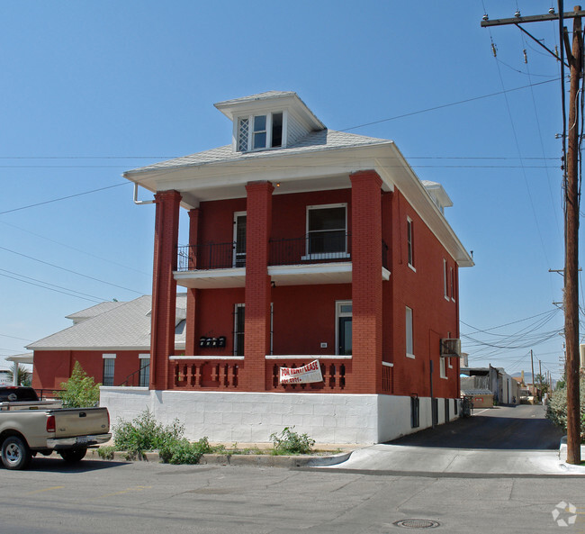 Building Photo - Newman House