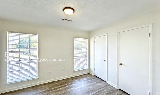 Building Photo - 3886 Camelia Cove