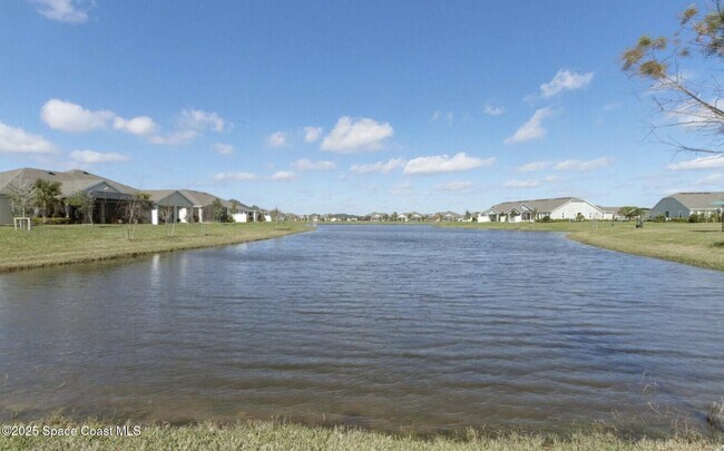 Building Photo - 2746 Spur Dr