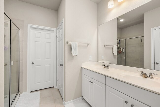 Building Photo - 14314 Lunan Dr