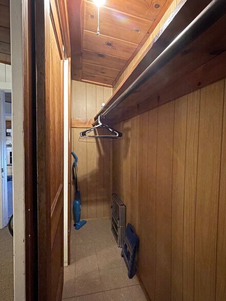 bedroom closet - 38B Warren Ave
