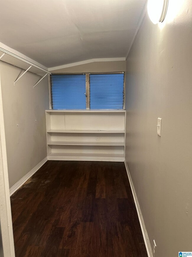 Building Photo - 1731 Exeter Ave