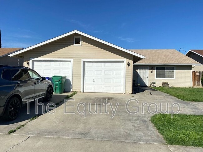 Primary Photo - 1035 N Wisconsin Way