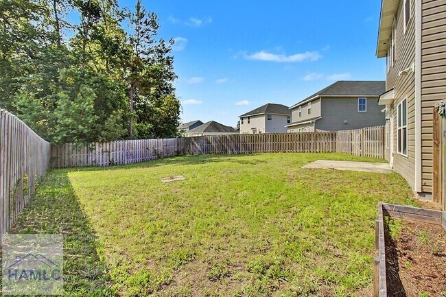 Building Photo - 547 Fairview Cir