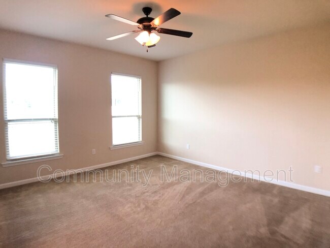 Building Photo - 13838 Ponderosa Dr