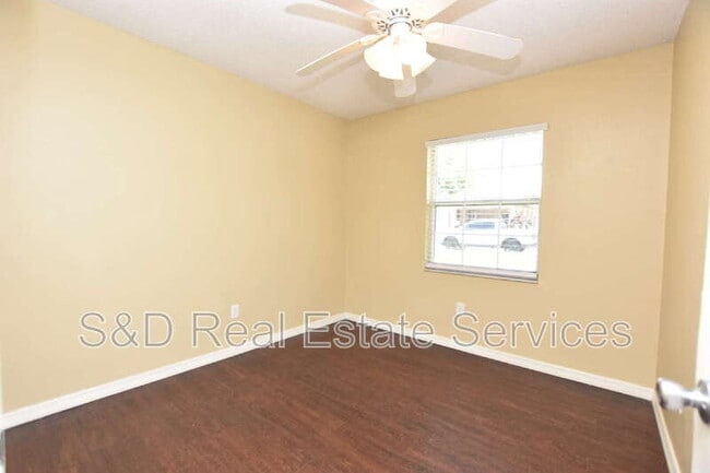 Building Photo - 4615 San Antonio Dr