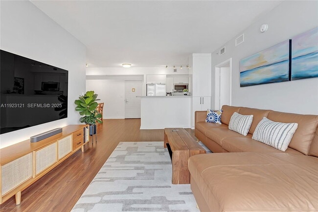 Building Photo - 335 S Biscayne Blvd