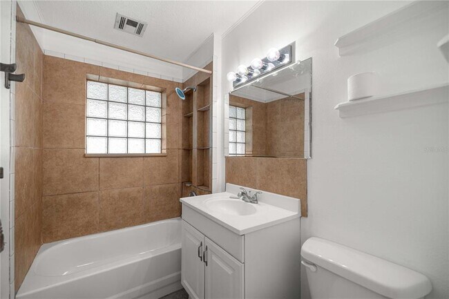 Building Photo - 3821 SW 7th Avenue Rd