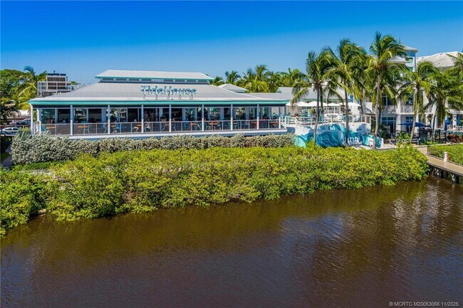 Building Photo - 715 NW Flagler Ave