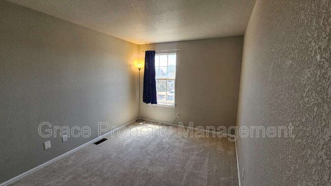Building Photo - 325 W 116th Ave