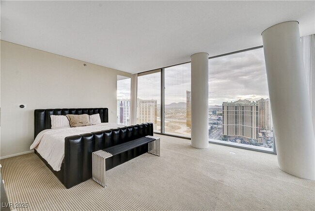 Building Photo - 3722 S Las Vegas Blvd