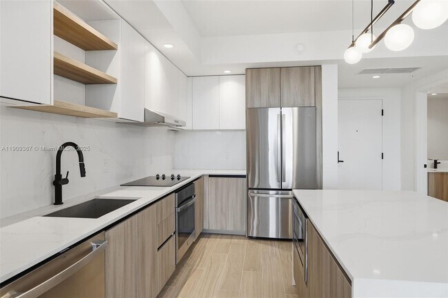 Building Photo - 3900 Alton Rd