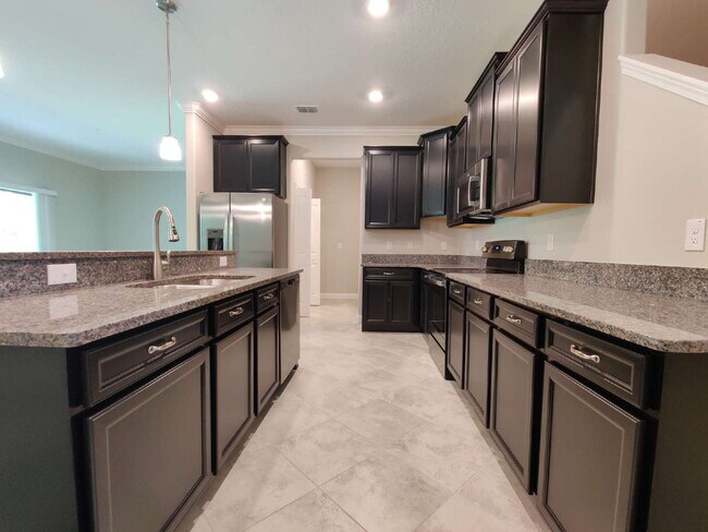 Building Photo - 23244 Willow Glen Way