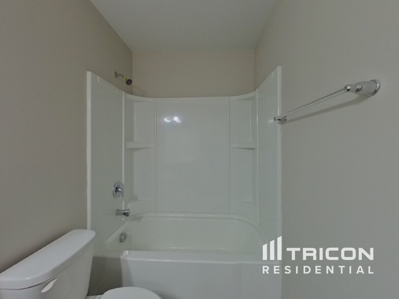 Building Photo - 280 Paulownia Cir