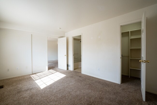 Building Photo - 615 Bosque Vista Point