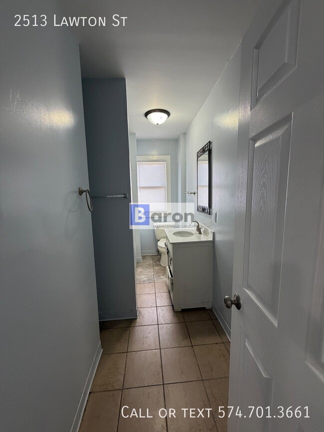 Building Photo - 2513 Lawton St