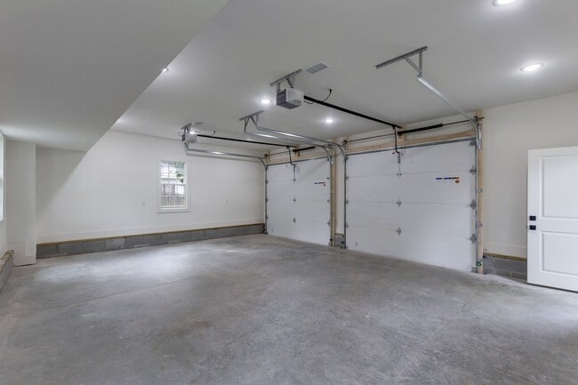 Building Photo - 1413 Clifton Ln