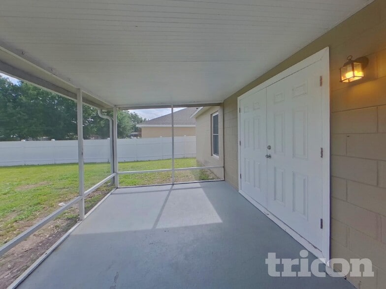 Building Photo - 250 Canterbury Ct