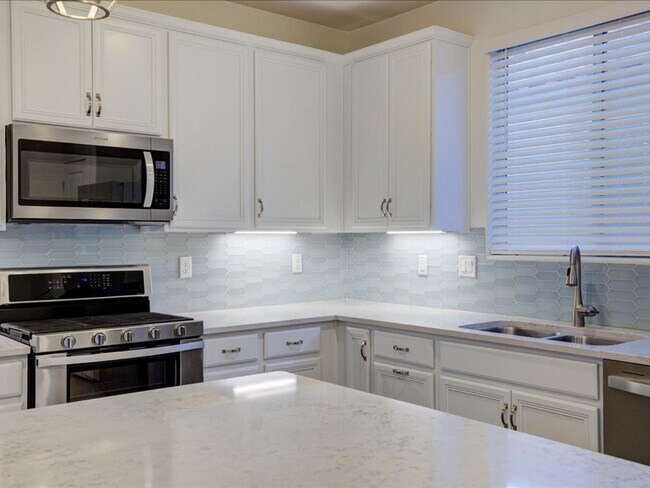 Building Photo - 3 Bedroom 2 Bathroom With Office/Flex room Located in RANCHO SAHUARITA!