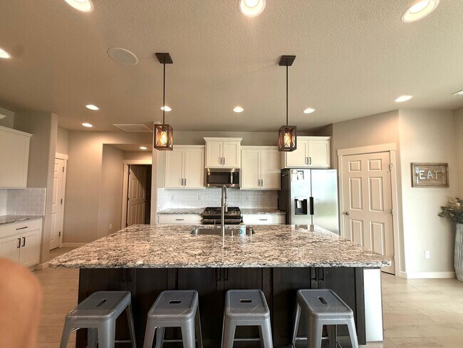 Building Photo - Beautiful Three Bedroom in Pasco Near Chiawana High School