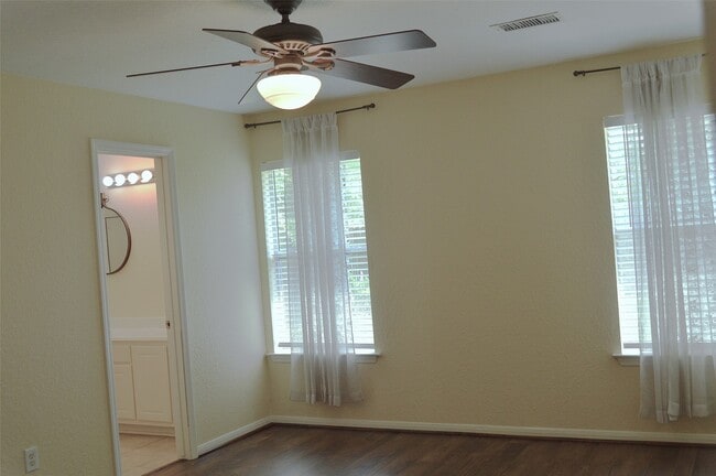 Building Photo - 18011 Rose Hill Park Ln