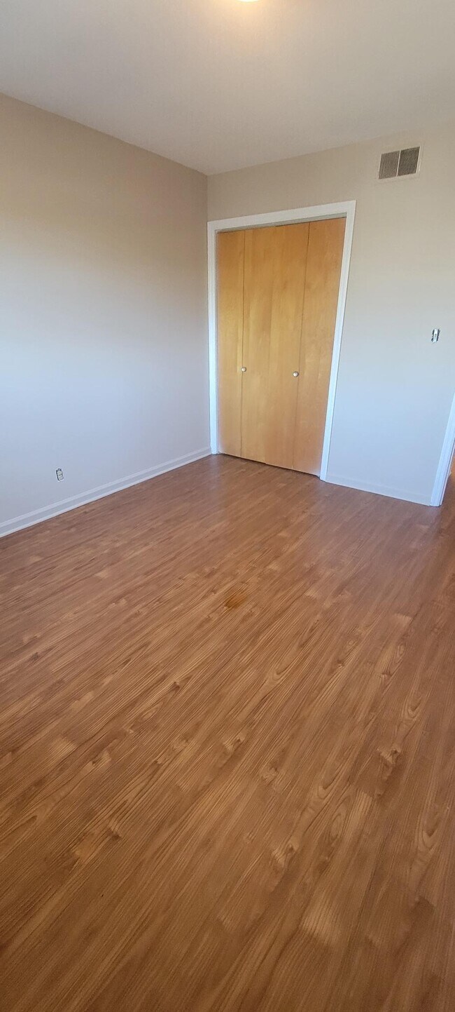 Building Photo - 222 N Haworth Ave