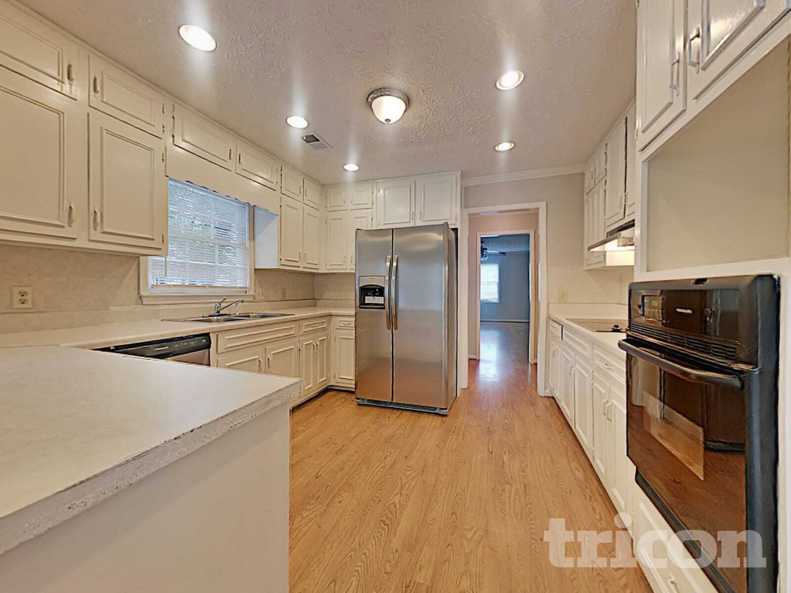 Building Photo - 1516 Maple Ridge Dr