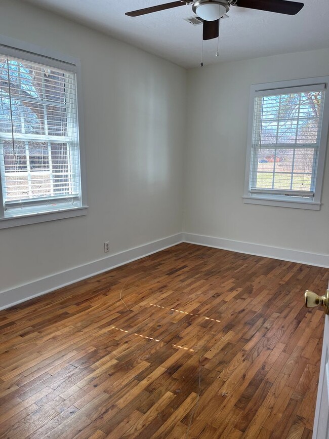 Building Photo - 209 Lincoln Ave