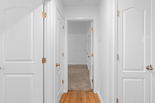 Building Photo - 802-816 Lincoln Avenue