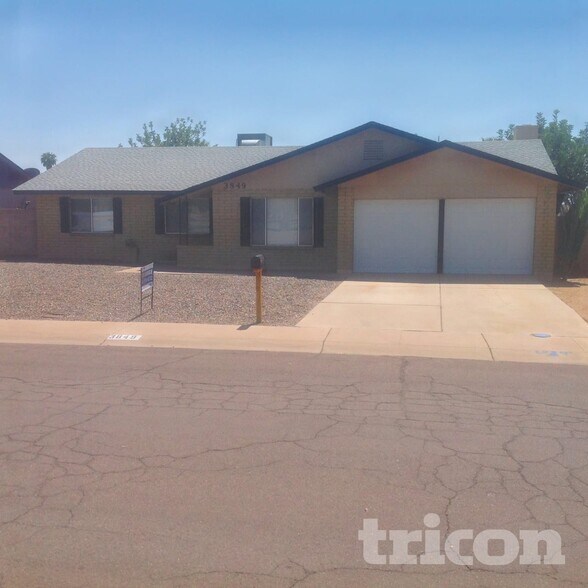 Building Photo - 3849 W Poinsettia Dr