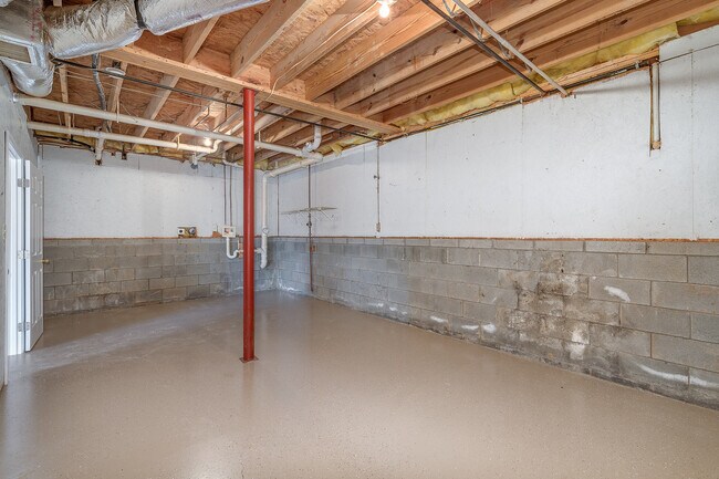 Building Photo - Gorgeous 4-bedroom, 2.5-bathroom home