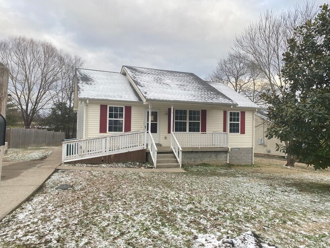 Building Photo - FOR LEASE - SINGLE FAMILY HOME IN LEBANON TN!