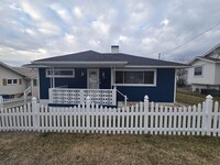 Building Photo - Beautiful 3 Bedroom 2 Bathroom House in Pl...