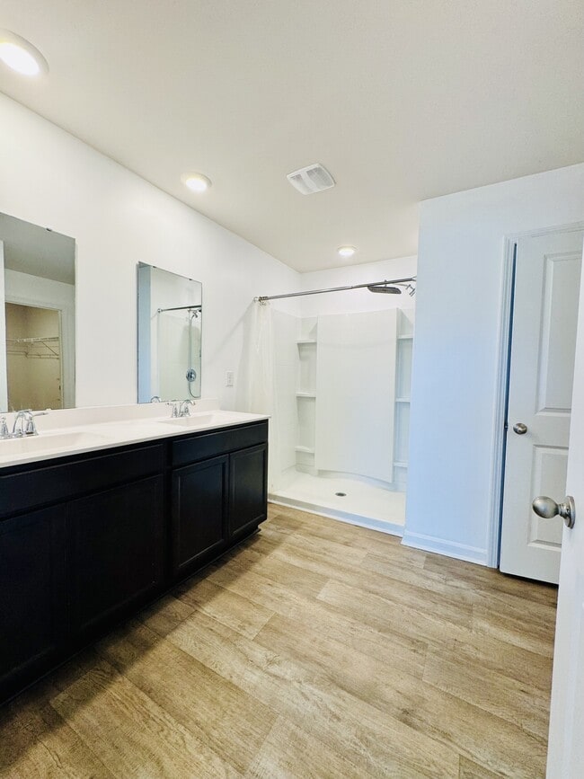 Building Photo - 809 Woodland Farms Cir