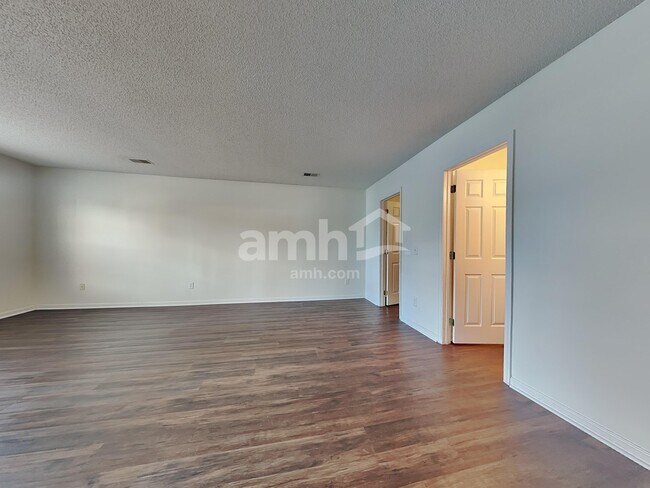 Building Photo - 132 Wildberry Ln