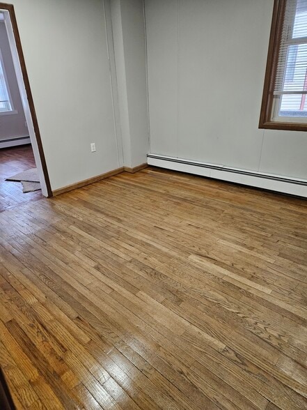 Building Photo - 46-101 E Hummelstown St