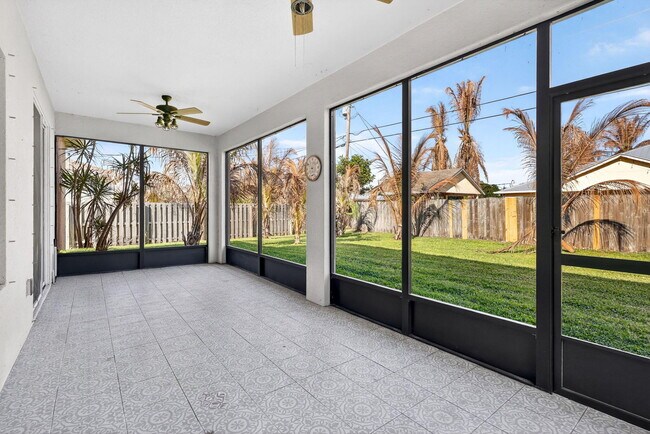 Building Photo - 4617 SW Keats St