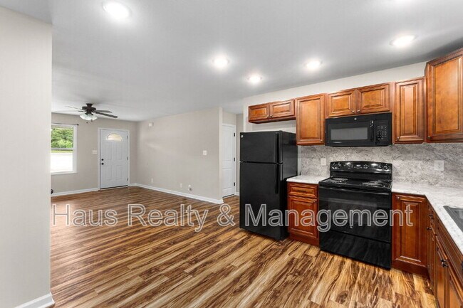 Building Photo - 1709 Evans Rd