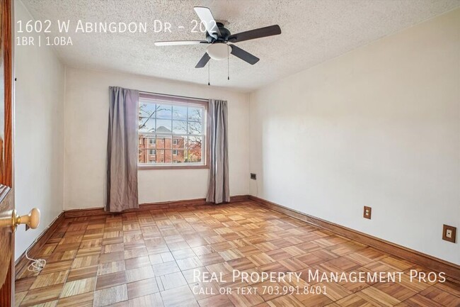 Building Photo - 1602 W Abingdon Dr