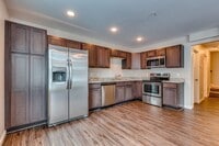 Building Photo - End Unit Town Home avail April 2026 : 3bd2ba2car garage Zimmerman