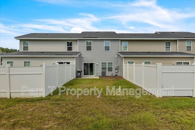 Building Photo - 213 Cromer St