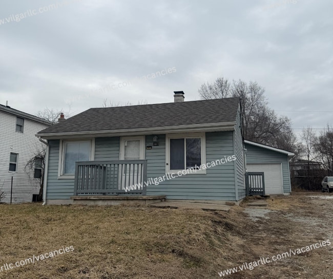Building Photo - 2-Bedroom • 1-Bathroom Home