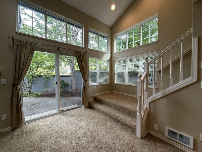 Building Photo - 9605 NW Miller Hill Dr