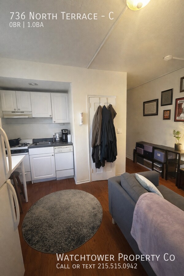 Building Photo - 736 North Terrace