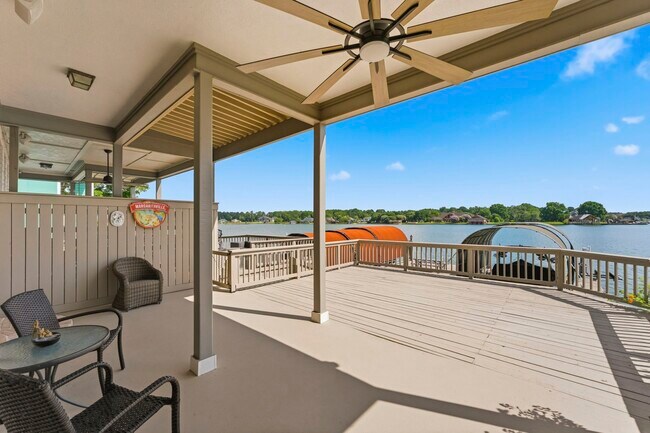 Building Photo - 1208 Lake View Dr