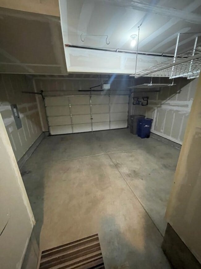Building Photo - 3bd/3.5ba Bothell Townhouse