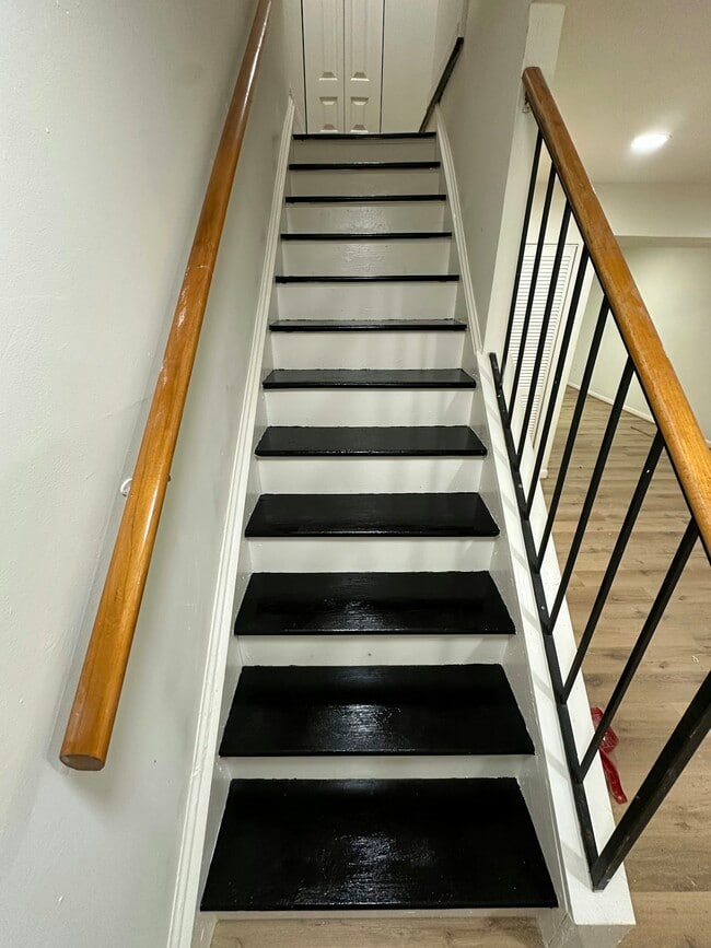 Building Photo - 1515 Stowmarket Ct