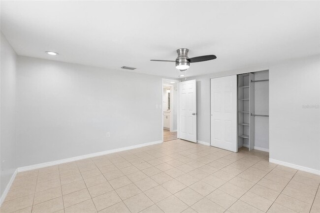 Building Photo - 5648 Saren Dr