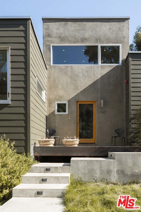 Building Photo - 544 Glen Trail