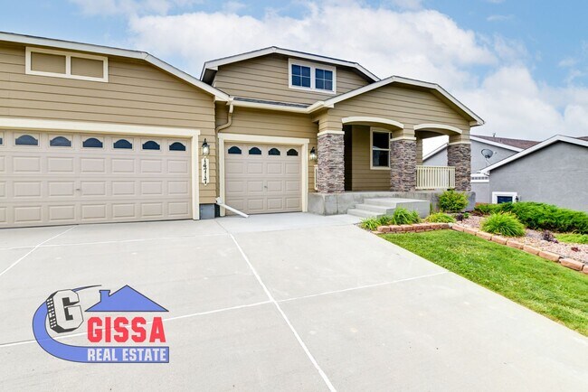 Building Photo - Beautiful ranch style home available to mo...